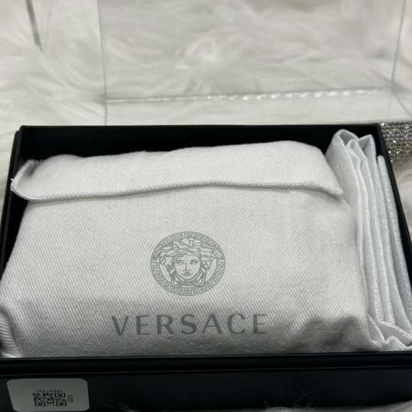 VERSACE Leather Wallet and Chain - Picture 15 of 16